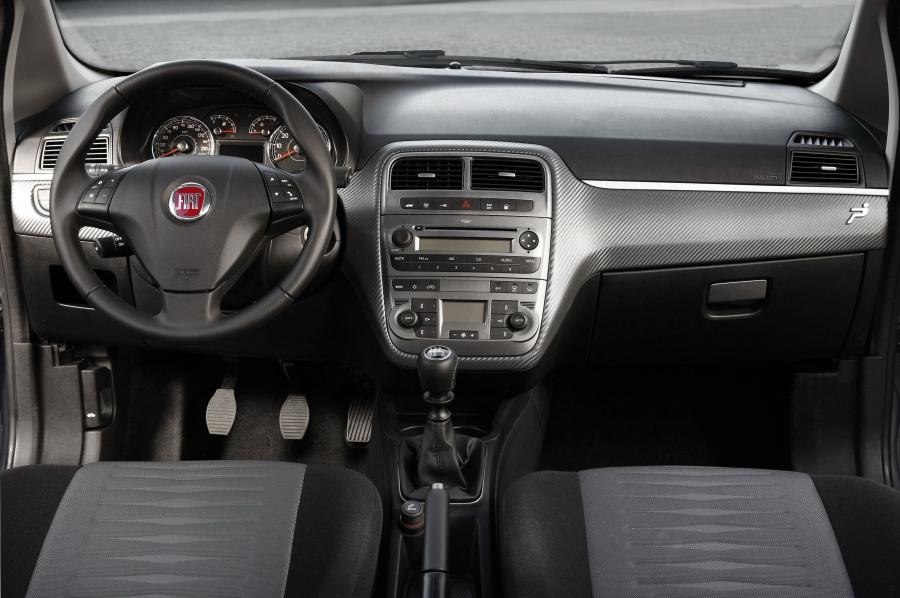  Fiat Grande Punto 2005 года  (фото 22 из 51)